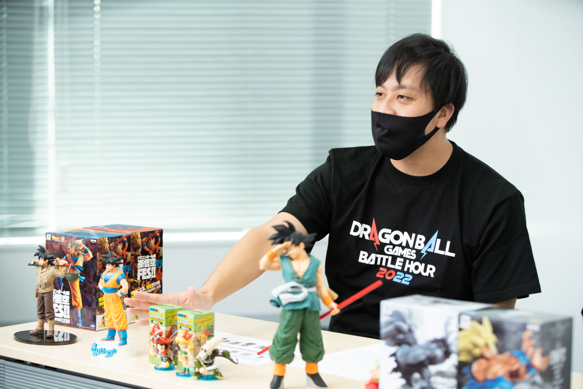 手先だけで筋肉や髪を表現 Dbフィギュアを支える 神原型師 のハンパない技術に迫った 公式 ドラゴンボールオフィシャルサイト 手先だけで筋肉や髪を表現 Dbフィギュアを支える 神原型師 のハンパない技術に迫った 公式 ドラゴンボールオフィシャルサイト