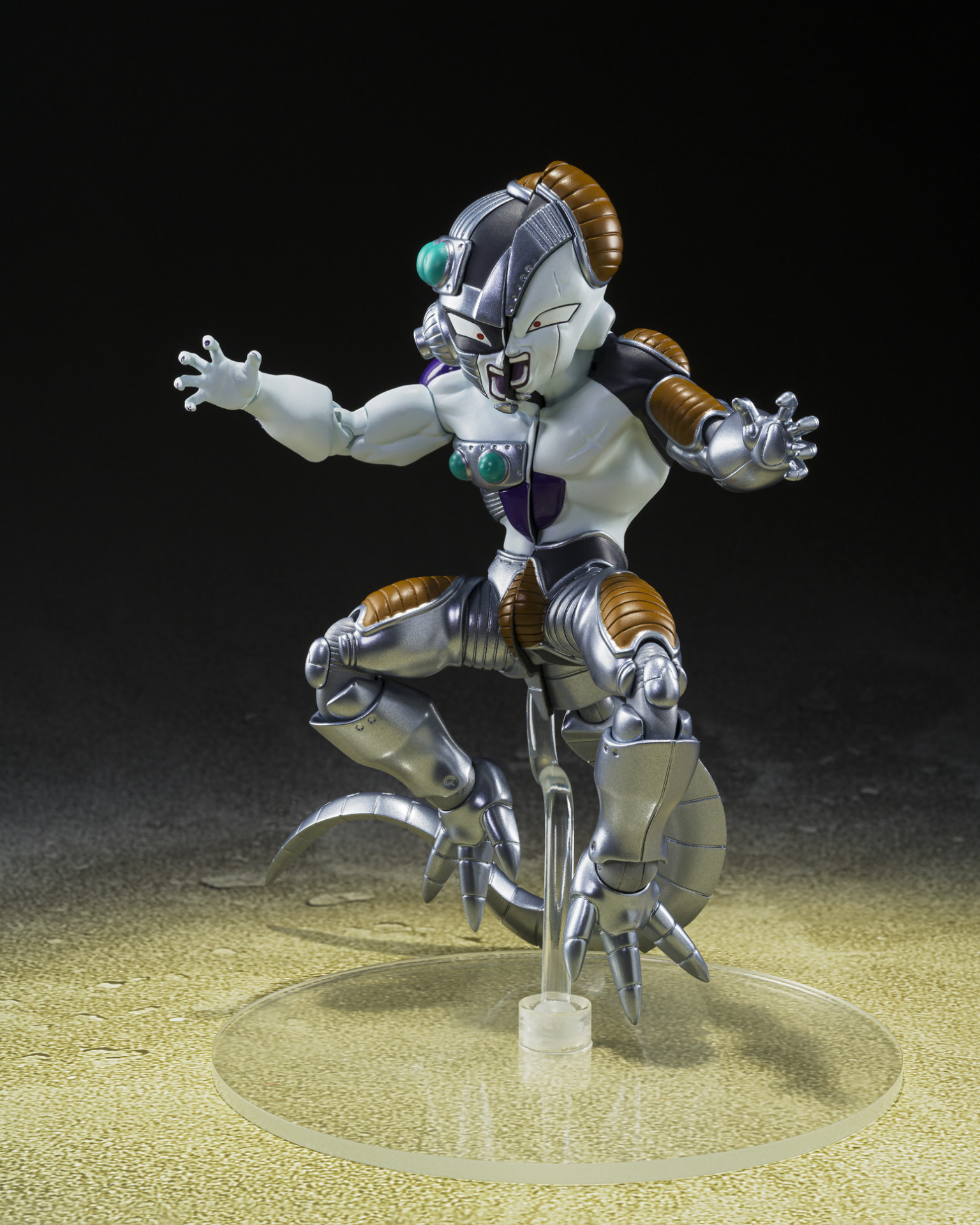 メカフリーザ」がフィギュアブランド「S.H.Figuarts」に登場 