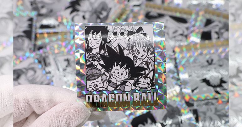 太陽拳級の輝きを見よ!!発売直前「ドラゴンボール40周年記念 オリジナルイラストレーション シールウエハース」の実物をじっくり観察!!